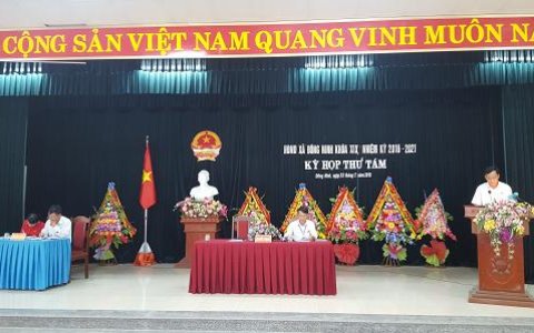 Kỳ họp thứ tám HĐND xã Đông Ninh khoá XIX,  nhiệm kỳ 2016 - 2021